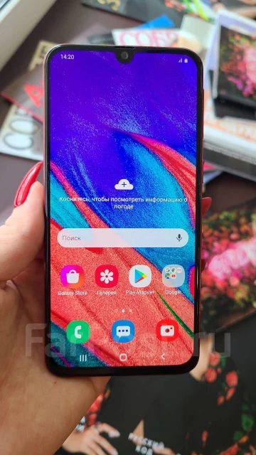 Samsung Galaxy A40. �/�, �������, 3G, 4G LTE, Dual-SIM, NFC ����