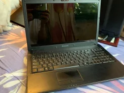 Lenovo G560. 15.6", 2,1����, ��� 2048 ��, ���� 450���, WiFi: 1, Bluetooth: 1 ����