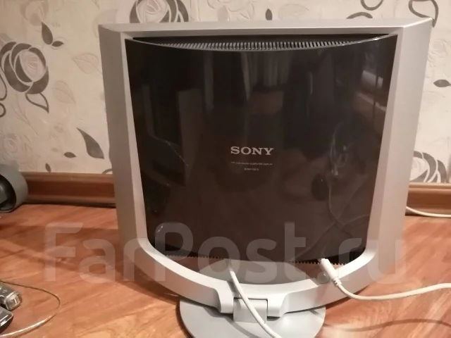 Sony. 17" ����