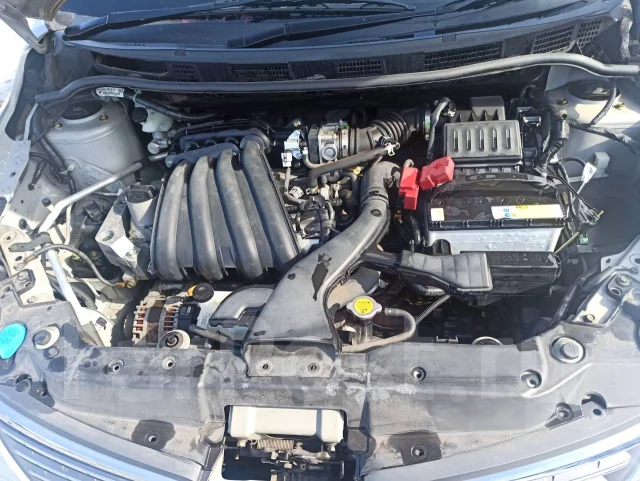 Nissan Tiida Latio. CS11, HR15 ����