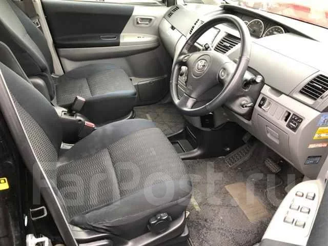 Toyota Voxy. ��������, 4wd, 2.0 (155��.�.), ������, 65����. ��, �/�, ��� ���. ��� ����� �� ������������ ����