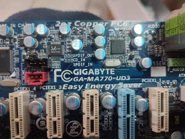 Socket AM2+ ����
