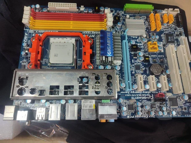 Socket AM2+ ����