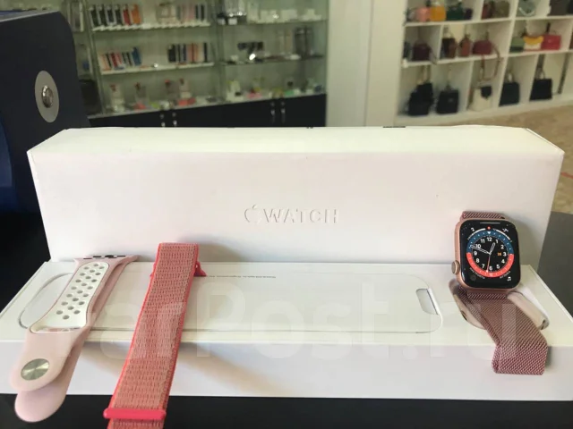 Apple Watch Series 4. GPS, NFC ����