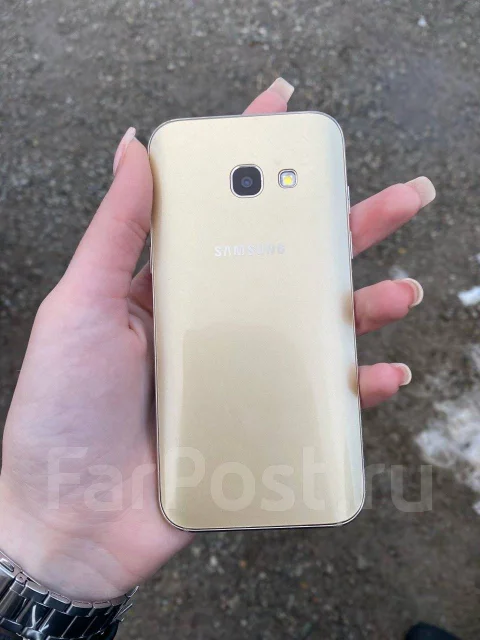 Samsung Galaxy A3 2017. �/� ����
