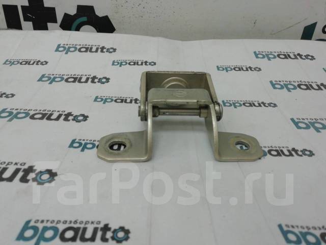 Петля крышки багажника левая=правая (90400-ED00A) Nissan Tiida купить в ...
