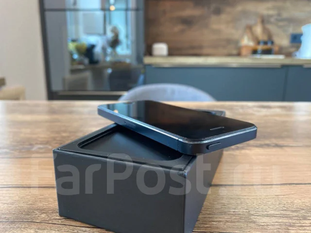 Apple iPhone 5. �/�, ������, 4G LTE ����