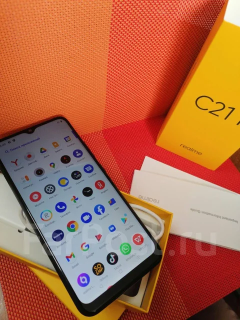 Realme C21Y. ����� ����