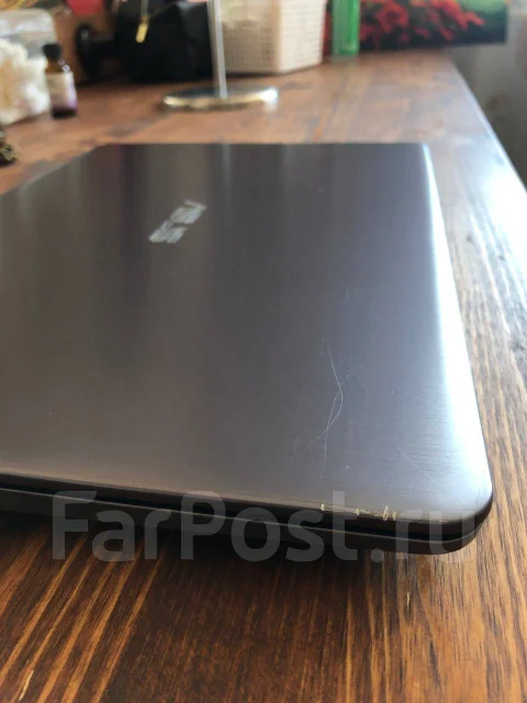 Asus VivoBook S14 S410UA. 14", 2,4����, ��� 4 ��, ���� 128���, WiFi: 1, Bluetooth: 1, ����������� �� 7��. ����