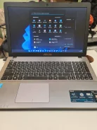 Asus X550L. 15.6", 1,7����, ��� 8 ��, ���� 250���, WiFi: 1, Bluetooth: 1, ����������� �� 1��. ����