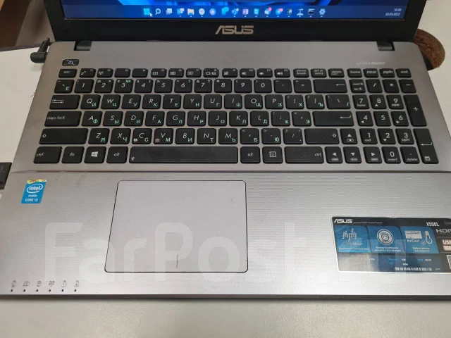 Asus X550L. 15.6", 1,7����, ��� 8 ��, ���� 250���, WiFi: 1, Bluetooth: 1, ����������� �� 1��. ����