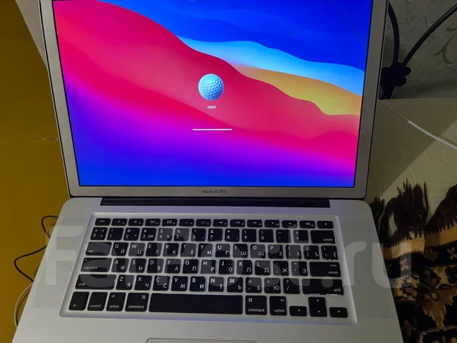 Apple MacBook Pro 15 2011 Late. 15.4", 2,4����, ��� 8 ��, ���� 360���, ����������� �� 3��. ����