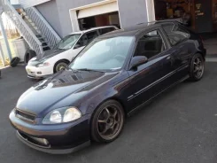 Black Racing. 7.5x17", 4x100, ET45 ����