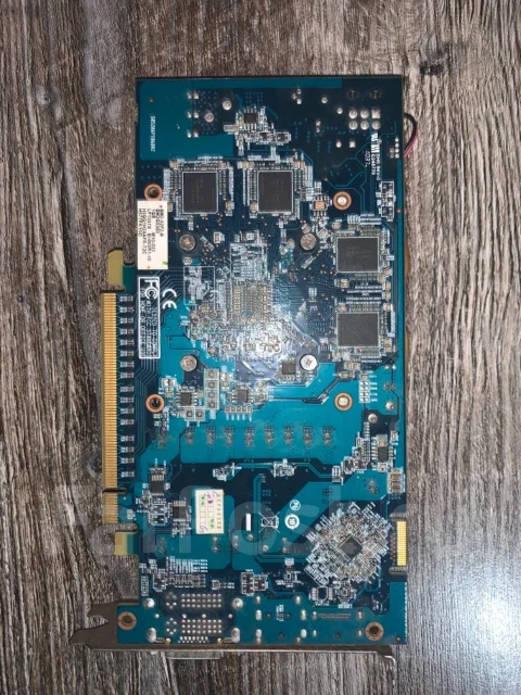 Radeon HD 6850 ����