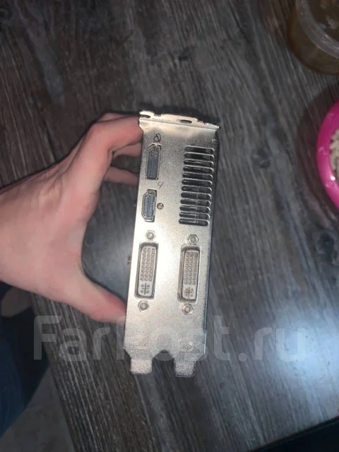 Radeon HD 6850 ����