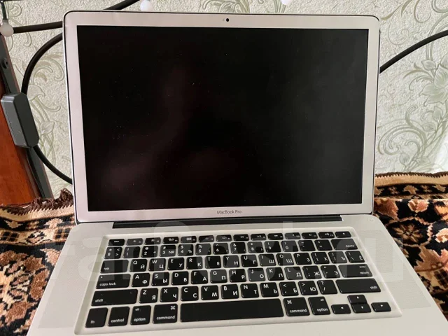 Apple MacBook Pro 15 2011 Late. 15.4", 2,4����, ��� 8 ��, ���� 360���, ����������� �� 3��. ����