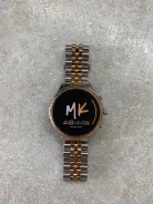 Michael Kors. GPS, NFC ����