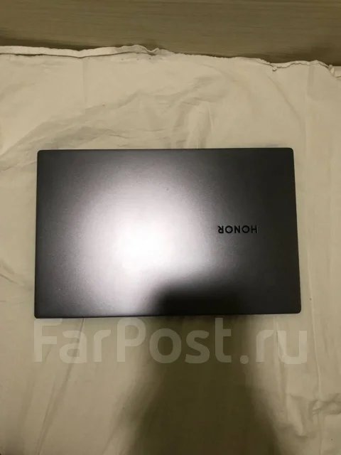 Honor MagicBook 15. 15", 2,1����, ��� 8 ��, ���� 512���, WiFi: 1, Bluetooth: 1, ����������� �� 8��. ����