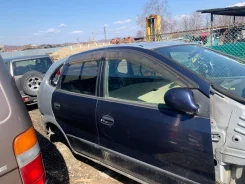 Nissan Tino. SR20 ����
