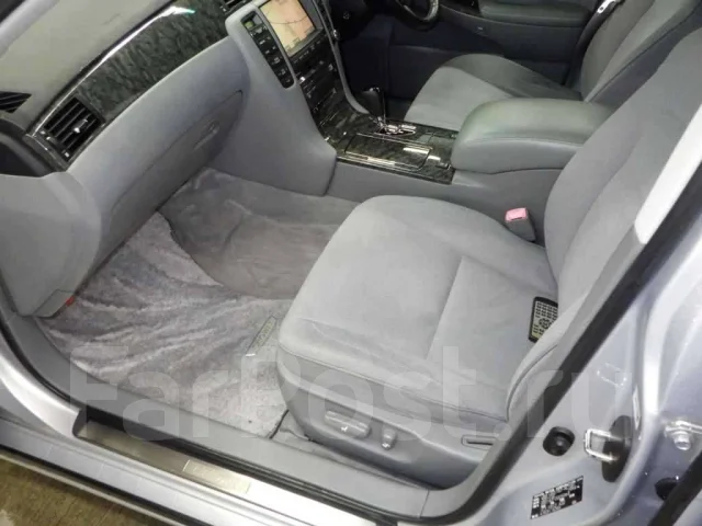 Toyota Crown. �������, 4wd, 3.0 (256��.�.), ������, 75����. ��, �/�, ��� ���. ��� ����� �� ������������ ����