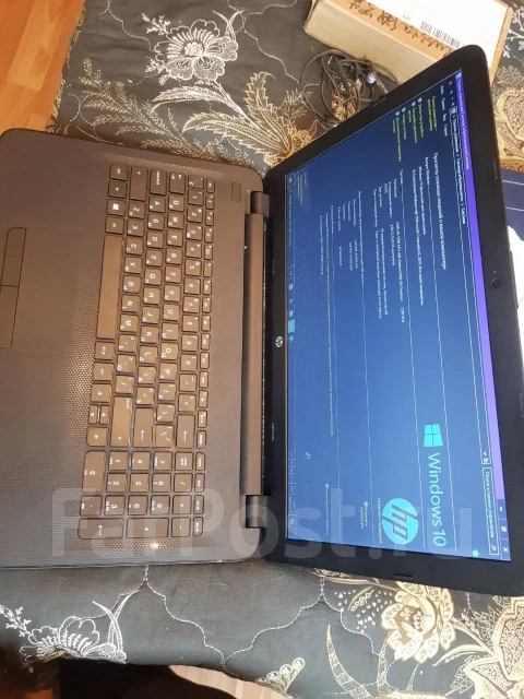 HP 15-af104ur. 15.6", 2����, ��� 4 ��, ���� 500���, WiFi: 1, Bluetooth: 1, ����������� �� 8��. ����