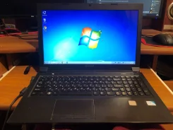 Lenovo B570e. 15.6", 1,5����, ��� 4 ��, ���� 500���, WiFi: 1, Bluetooth: 1, ����������� �� 4��. ����
