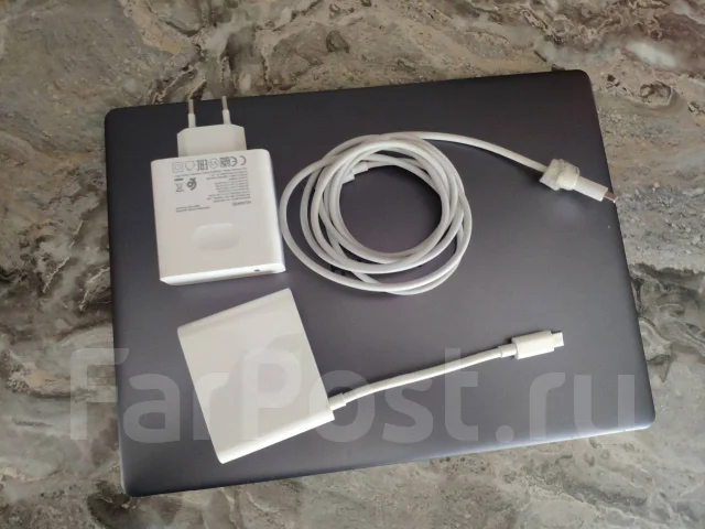 Huawei MateBook 13. 13", ��� 16 ��, ���� 500���, WiFi: 1, Bluetooth: 1 ����