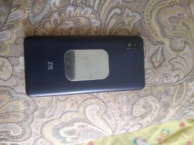 ZTE Blade L210. �/�, ����� ����