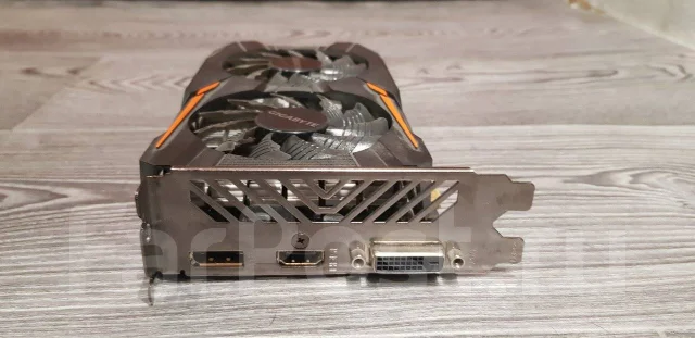 GeForce GTX 1050 ����