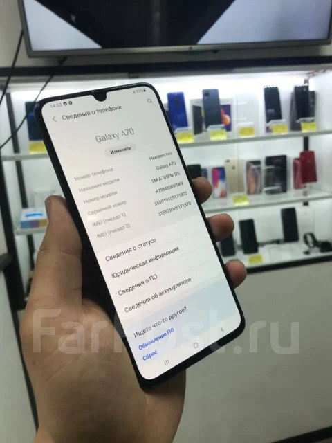 Samsung Galaxy A70. �/�, �����, 3G, 4G LTE, Dual-SIM, ����������, NFC ����