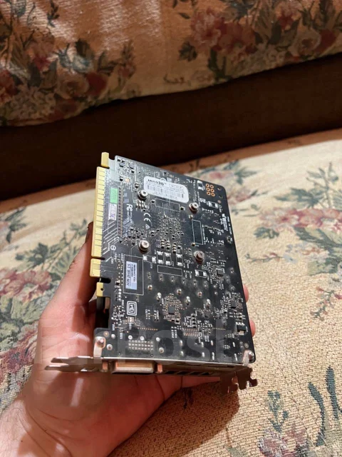 GeForce GTX 1050 Ti ����