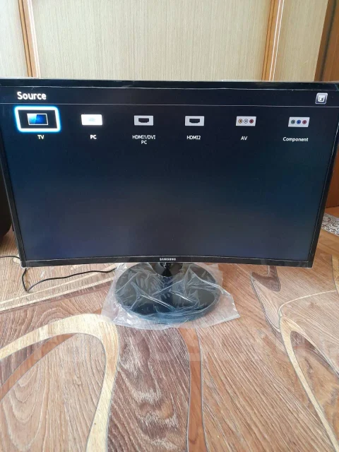 Samsung. 27" ����
