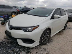 Toyota Auris ����
