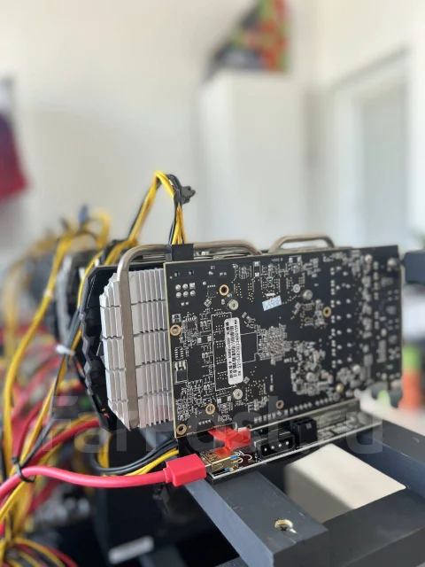 Radeon RX 580 ����