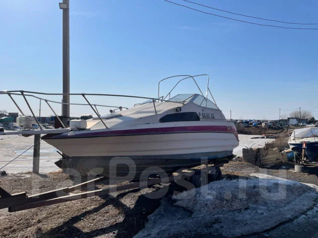 Bayliner. 1997 ���, ����� 7,7��., ��������� ������������, 260��.�., ������ ����