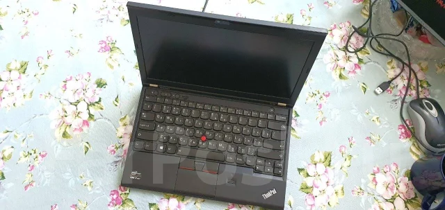 Lenovo ThinkPad X230. 12", 2,9����, ��� 16 ��, ���� 240���, WiFi: 1, Bluetooth: 1, ����������� �� 3��. ����