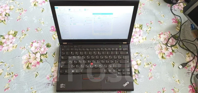 Lenovo ThinkPad X230. 12", 2,9����, ��� 16 ��, ���� 240���, WiFi: 1, Bluetooth: 1, ����������� �� 3��. ����