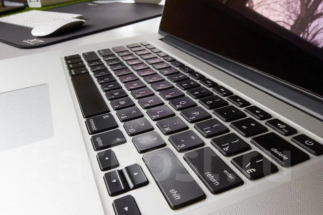Apple MacBook Pro 15 2012 Mid. 15.4", 3,2����, ��� 8 ��, ���� 512���, WiFi: 1, Bluetooth: 1, ����������� �� 5��. ����