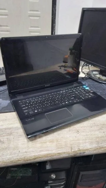 Sony VAIO. 17.3", 3����, ��� 8 ��, ���� 240���, WiFi: 1, ����������� �� 2��. ����