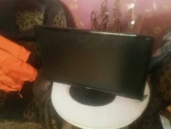 Acer. 23" ����