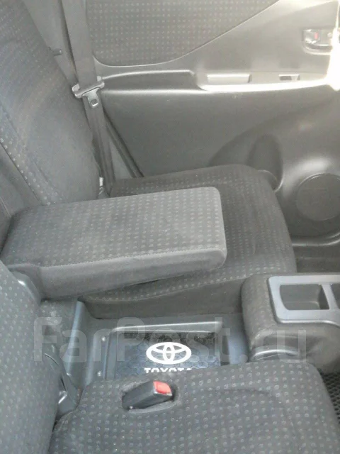Toyota Ractis. ��������, ��������, 1.5 (110��.�.), ������, 190 000����. �� ����