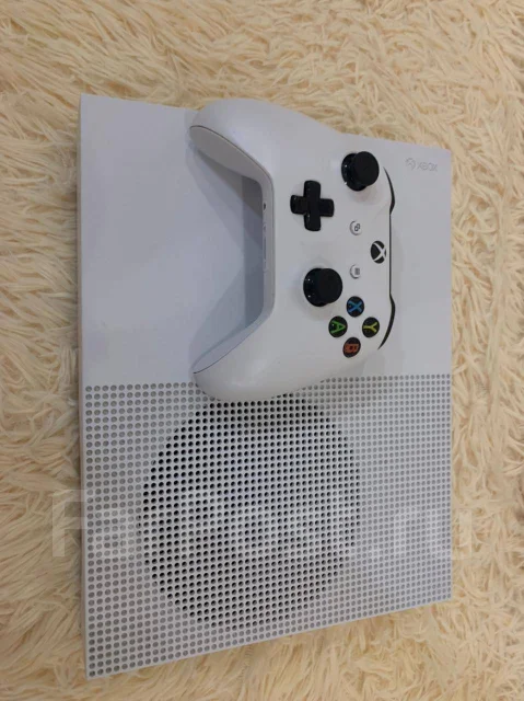Microsoft Xbox One S ����