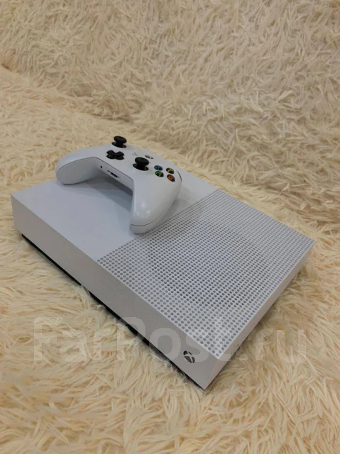 Microsoft Xbox One S ����