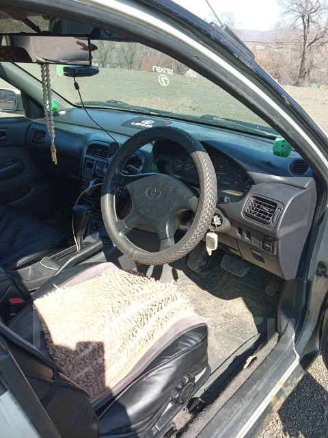Toyota Carina. �������, ��������, 1.6 (105��.�.), ������, 300 000����. �� ����