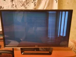 LG 37LS560T. LED ����