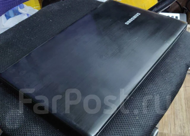 Samsung 355E5C. 15.6", 1,7����, ��� 4 ��, ���� 500���, WiFi: 1, Bluetooth: 1, ����������� �� 6��. ����