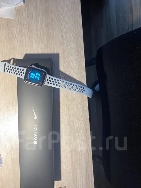 Apple Watch SE Nike. GPS, NFC, IP68 ����