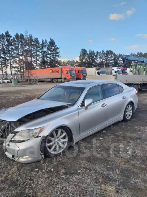 Lexus LS460L. 1URFSE ����