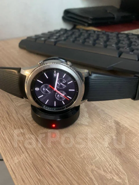 Samsung Gear S3 Classic. GPS, NFC, IP68 ����