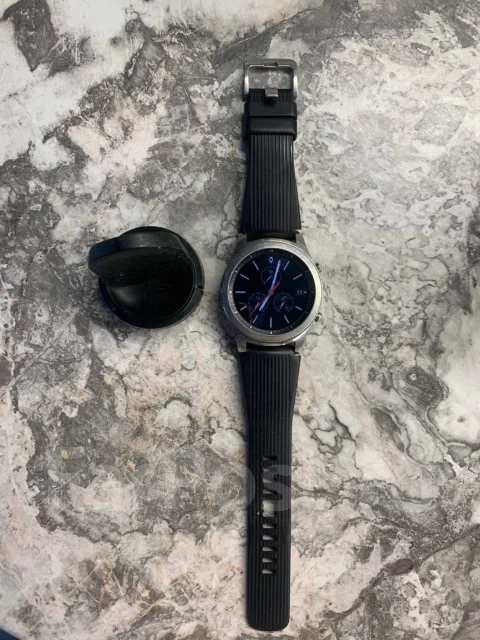 Samsung Gear S3 Classic. GPS, NFC, IP68 ����